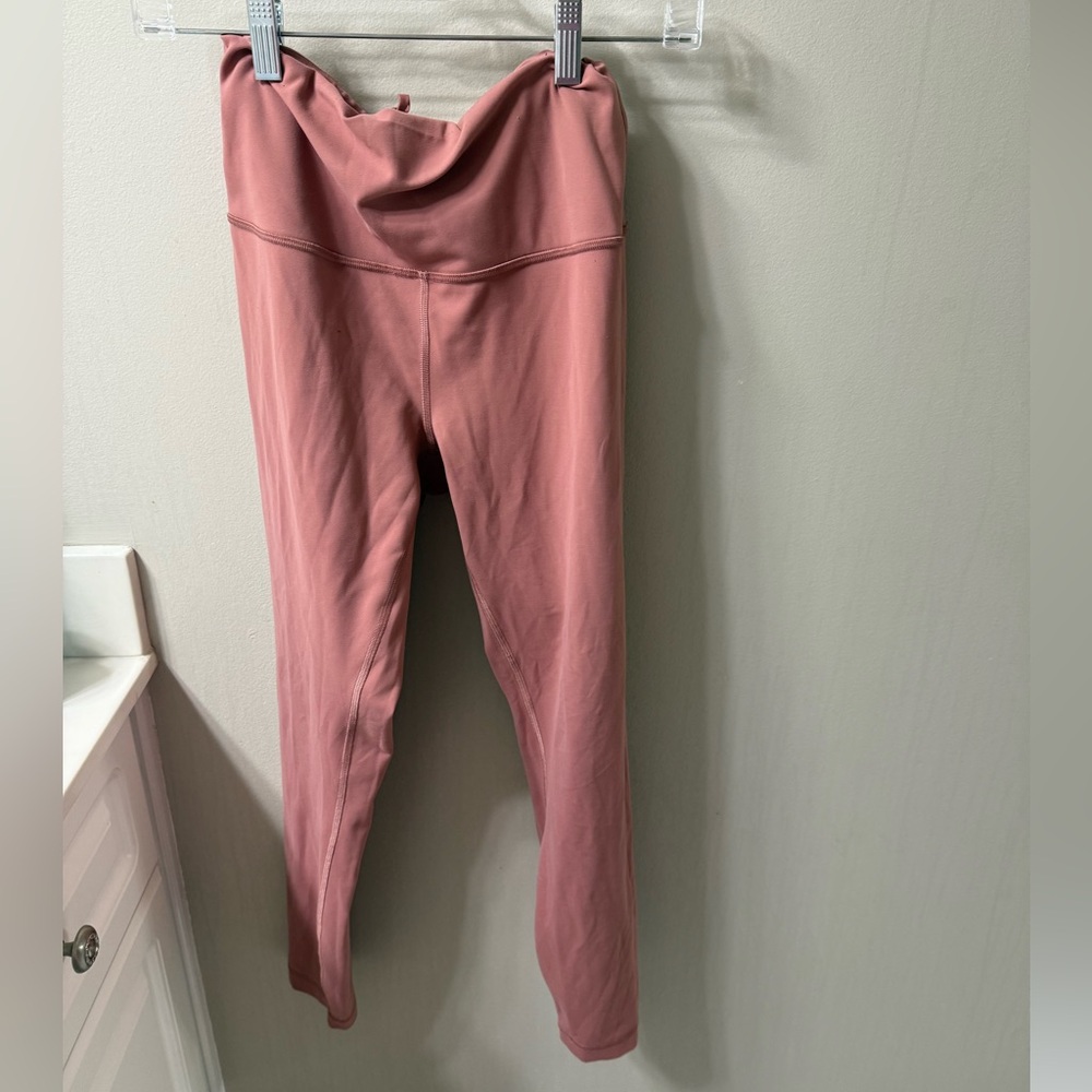 Lululemon Pink leggings fits Medium/ Large